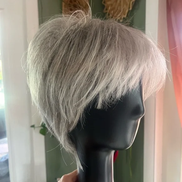 Tony of Beverly FIONA adjustable wig Minx - Picture 8 of 15